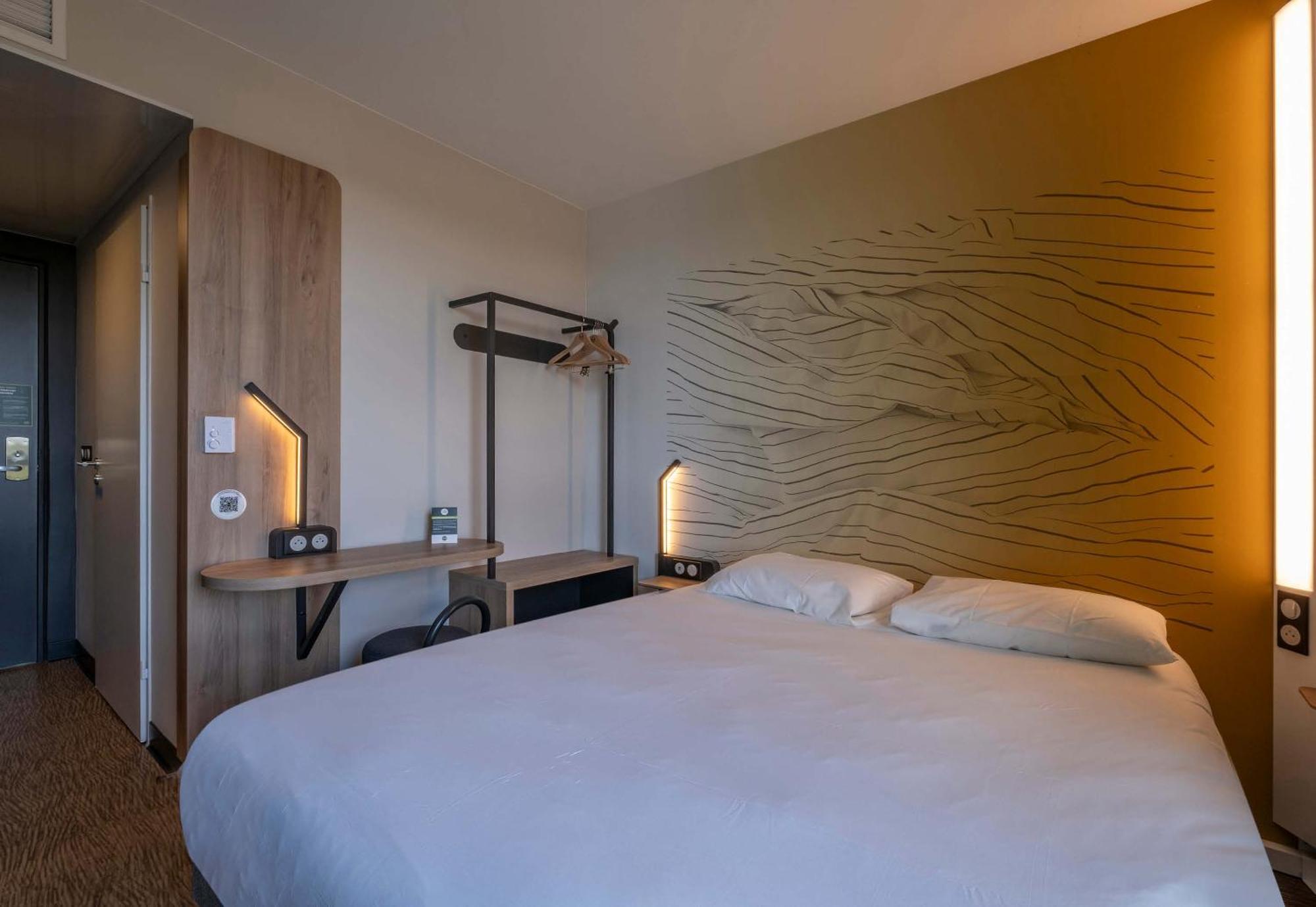 B&B Hotel Saintes Bagian luar foto