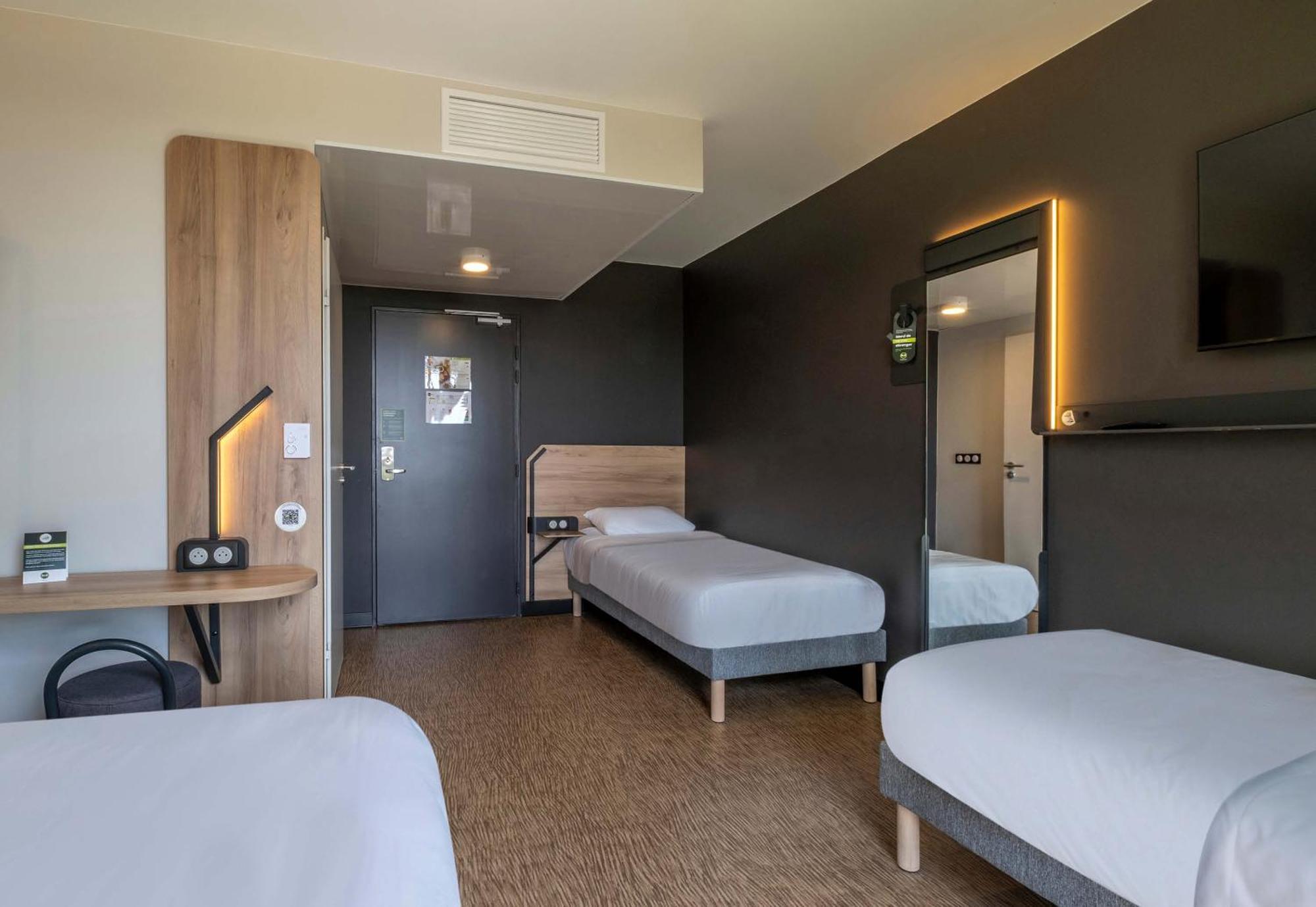 B&B Hotel Saintes Bagian luar foto
