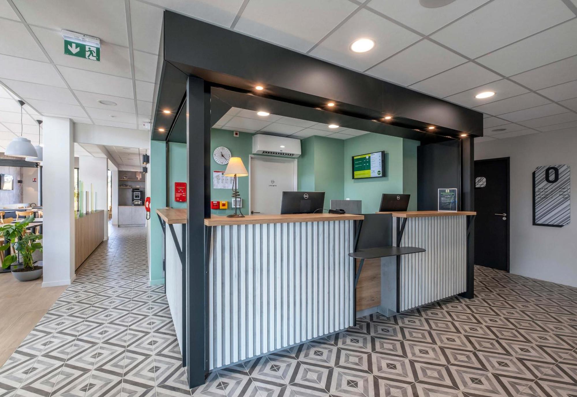 B&B Hotel Saintes Bagian luar foto