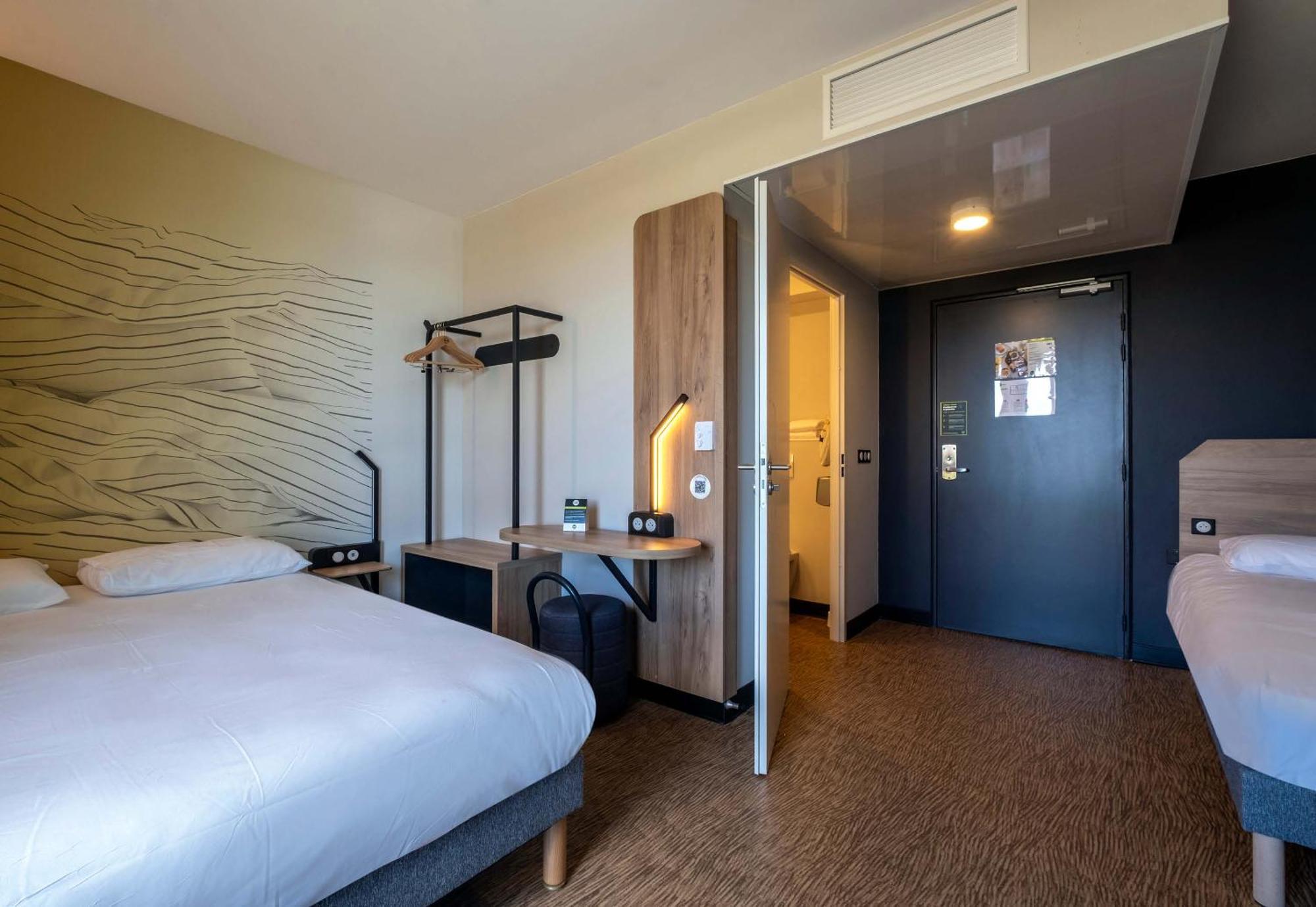 B&B Hotel Saintes Bagian luar foto