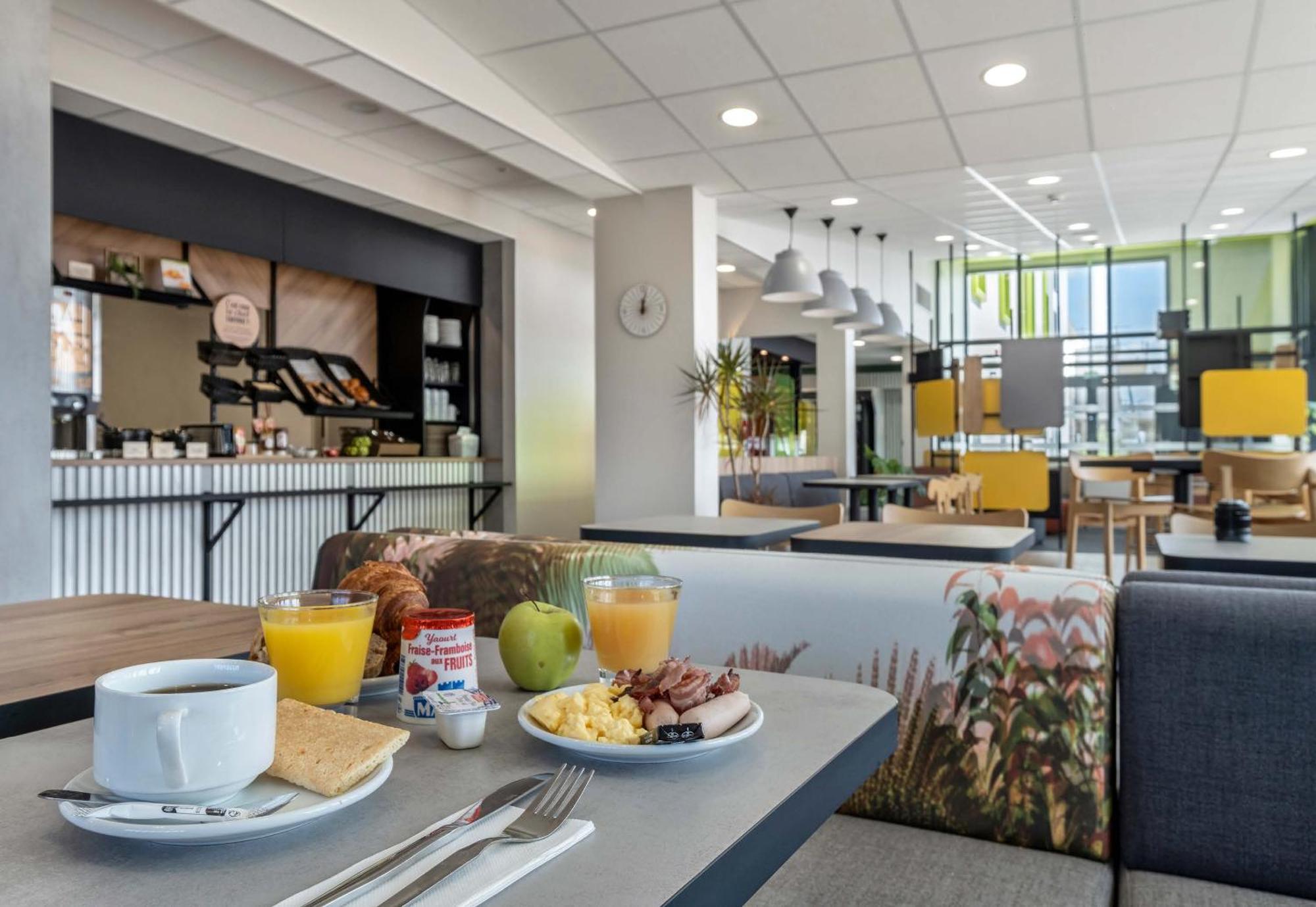B&B Hotel Saintes Bagian luar foto
