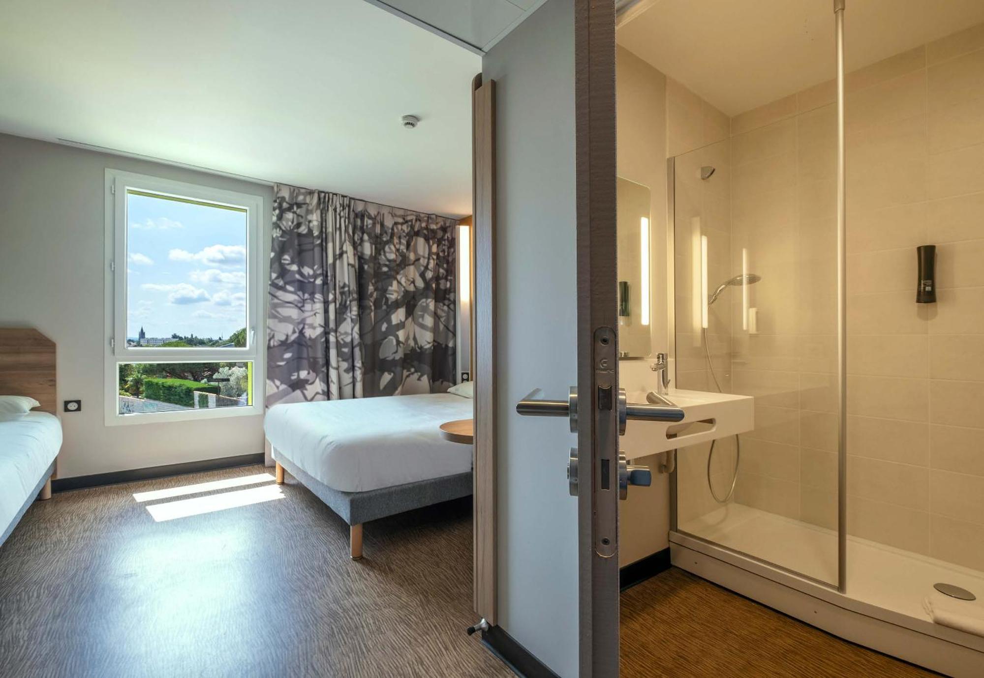 B&B Hotel Saintes Bagian luar foto